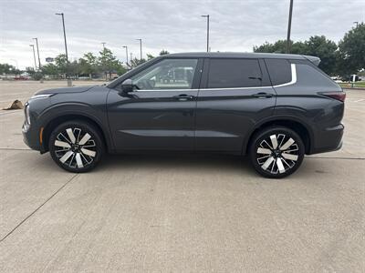 2025 Mitsubishi Outlander SE   - Photo 4 - Dallas, TX 75252