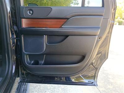 2021 Lincoln Navigator L Reserve   - Photo 13 - Dallas, TX 75252