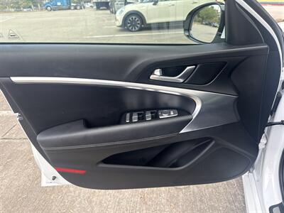 2026 Genesis G70 2.5T Standard   - Photo 10 - Dallas, TX 75252