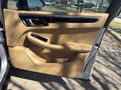 2015 Porsche Macan S   - Photo 14 - Dallas, TX 75252