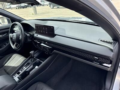 2024 Honda Accord Hybrid Sport   - Photo 21 - Dallas, TX 75252