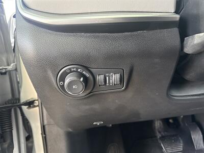 2025 Jeep Compass Limited   - Photo 35 - Dallas, TX 75252