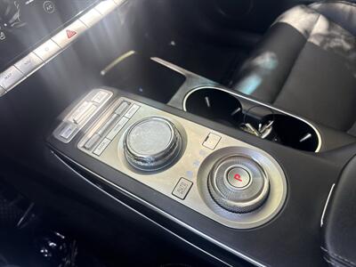 2025 Genesis GV70 2.5T Standard   - Photo 24 - Dallas, TX 75252