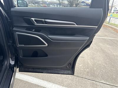 2025 Kia Telluride S   - Photo 12 - Dallas, TX 75252
