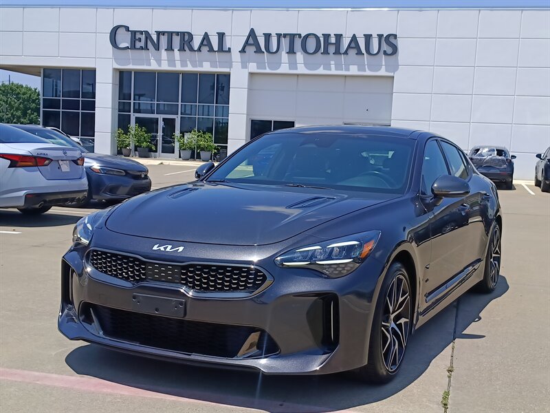 2023 Kia Stinger GT-Line  
