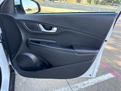 2023 Hyundai KONA Electric SEL - Photo 14 - Dallas, TX 75252