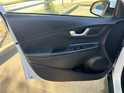 2023 Hyundai KONA Electric SEL - Photo 11 - Dallas, TX 75252