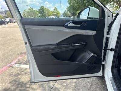 2024 Volkswagen Taos SE   - Photo 10 - Dallas, TX 75252