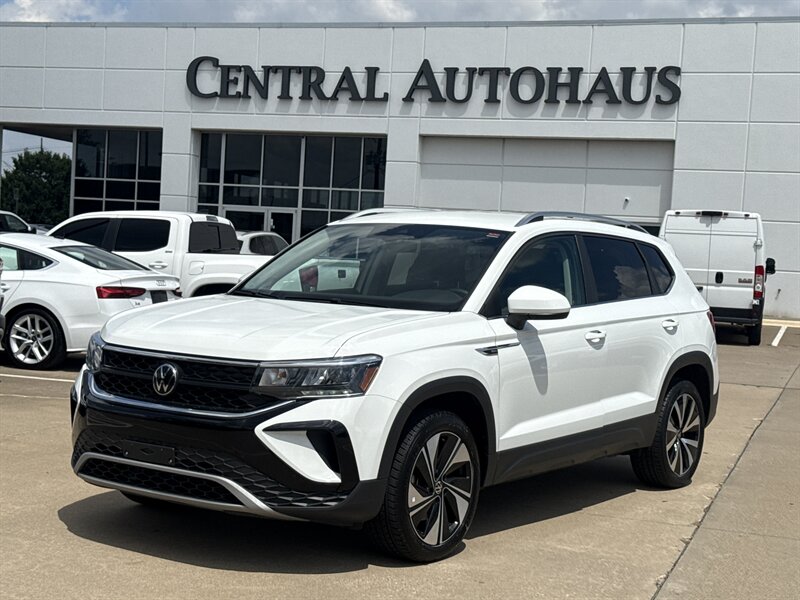 2024 Volkswagen Taos SE  