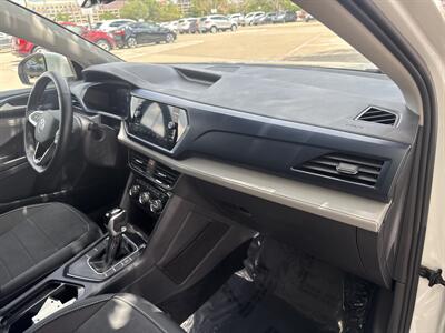 2024 Volkswagen Taos SE   - Photo 21 - Dallas, TX 75252