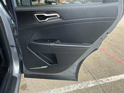 2025 Kia Sportage EX - Photo 11 - Dallas, TX 75252
