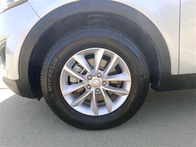 2017 Kia Sorento LX V6   - Photo 28 - Dallas, TX 75252