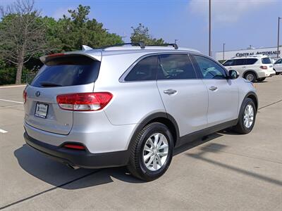 2017 Kia Sorento LX V6   - Photo 7 - Dallas, TX 75252