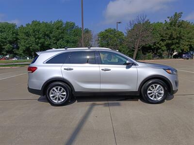 2017 Kia Sorento LX V6   - Photo 8 - Dallas, TX 75252