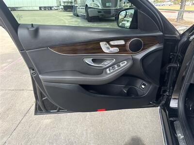2020 Mercedes-Benz C 300   - Photo 12 - Dallas, TX 75252