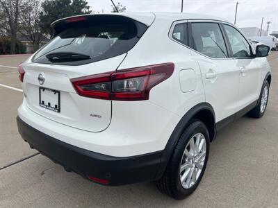 2022 Nissan Rogue Sport S   - Photo 4 - Dallas, TX 75252