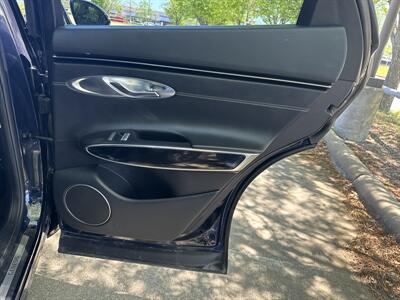 2025 Genesis GV70 2.5T Standard   - Photo 14 - Dallas, TX 75252