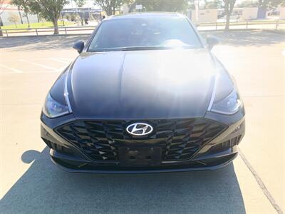 2021 Hyundai SONATA SEL Plus   - Photo 2 - Dallas, TX 75252