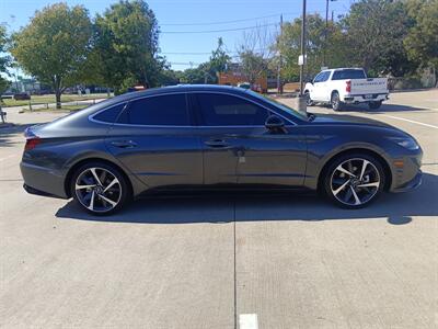 2021 Hyundai SONATA SEL Plus   - Photo 8 - Dallas, TX 75252