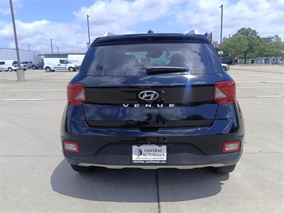 2024 Hyundai VENUE SEL   - Photo 6 - Dallas, TX 75252