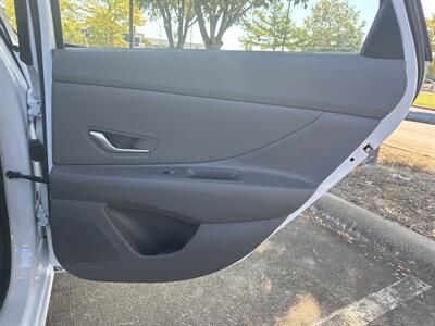 2025 Hyundai ELANTRA SEL Convenience   - Photo 13 - Dallas, TX 75252