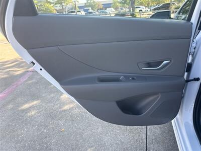 2025 Hyundai ELANTRA SEL Convenience   - Photo 12 - Dallas, TX 75252