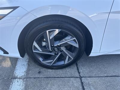 2025 Hyundai ELANTRA SEL Convenience   - Photo 33 - Dallas, TX 75252