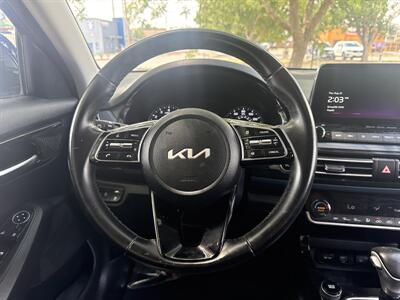 2023 Kia Seltos S   - Photo 21 - Dallas, TX 75252