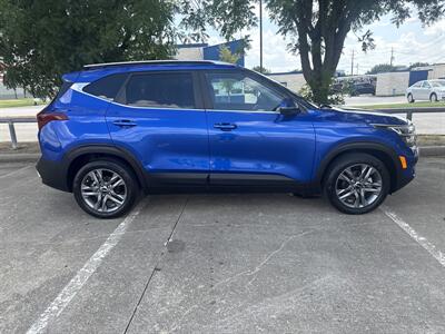 2023 Kia Seltos S   - Photo 8 - Dallas, TX 75252