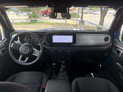 2024 Jeep Wrangler Sahara 4xe - Photo 20 - Dallas, TX 75252