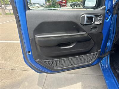 2024 Jeep Wrangler Sahara 4xe - Photo 10 - Dallas, TX 75252