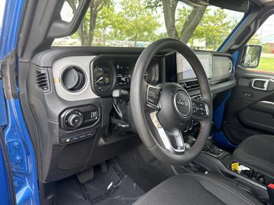 2024 Jeep Wrangler Sahara 4xe - Photo 19 - Dallas, TX 75252