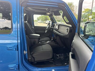 2024 Jeep Wrangler Sahara 4xe - Photo 18 - Dallas, TX 75252