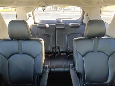 2023 Honda Pilot EX-L w/Rear Captain's Chairs   - Photo 28 - Dallas, TX 75252