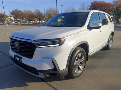 2023 Honda Pilot EX-L w/Rear Captain's Chairs   - Photo 3 - Dallas, TX 75252