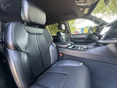 2024 Jeep Wagoneer L Series II   - Photo 33 - Dallas, TX 75252