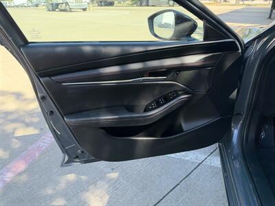2025 Mazda Mazda3 Hatchback 2.5 S Carbon Edition   - Photo 12 - Dallas, TX 75252