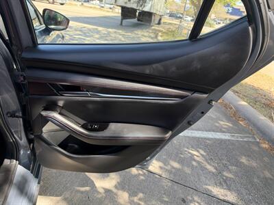 2025 Mazda Mazda3 Hatchback 2.5 S Carbon Edition   - Photo 22 - Dallas, TX 75252