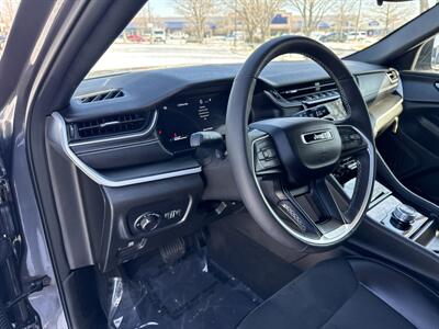 2024 Jeep Grand Cherokee L Laredo   - Photo 11 - Dallas, TX 75252