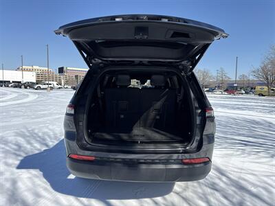 2024 Jeep Grand Cherokee L Laredo   - Photo 19 - Dallas, TX 75252