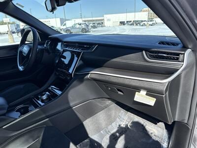 2024 Jeep Grand Cherokee L Laredo   - Photo 28 - Dallas, TX 75252