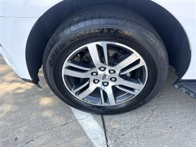 2024 Ford Expedition MAX Limited   - Photo 10 - Dallas, TX 75252