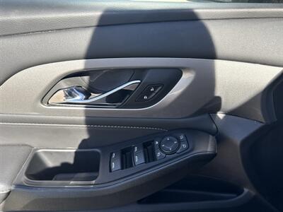 2023 Chevrolet Traverse LT Leather   - Photo 11 - Dallas, TX 75252