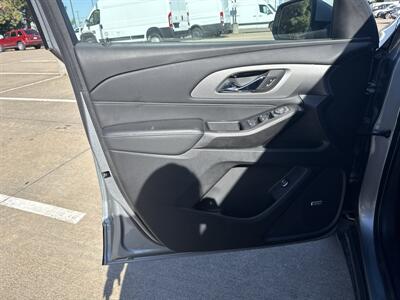 2023 Chevrolet Traverse LT Leather   - Photo 10 - Dallas, TX 75252