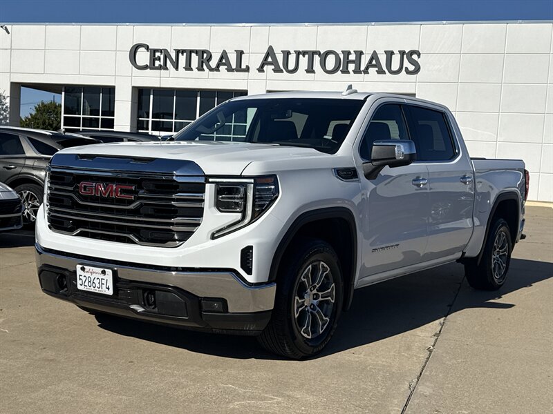2025 GMC Sierra 1500 SLT's photo