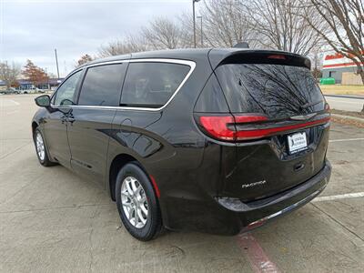 2023 Chrysler Pacifica Touring L   - Photo 5 - Dallas, TX 75252