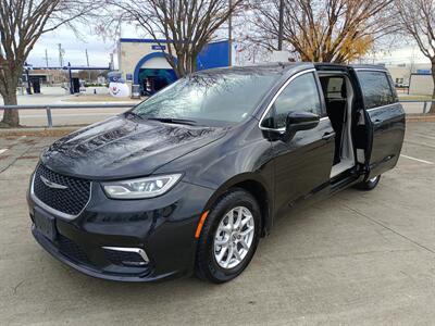 2023 Chrysler Pacifica Touring L   - Photo 17 - Dallas, TX 75252