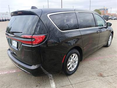 2023 Chrysler Pacifica Touring L   - Photo 7 - Dallas, TX 75252