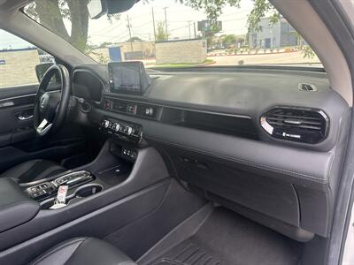 2025 Honda Pilot Touring   - Photo 20 - Dallas, TX 75252
