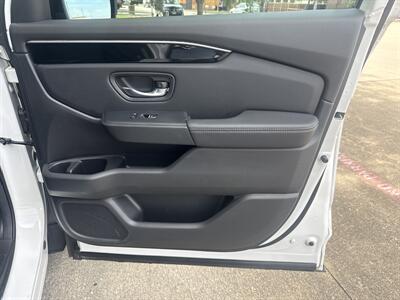 2025 Honda Pilot Touring   - Photo 12 - Dallas, TX 75252
